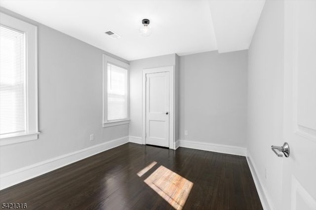 25 Waldo Ave 3, Bloomfield Twp., NJ 07003