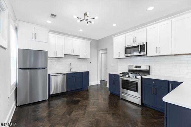 25 Waldo Ave 3, Bloomfield Twp., NJ 07003