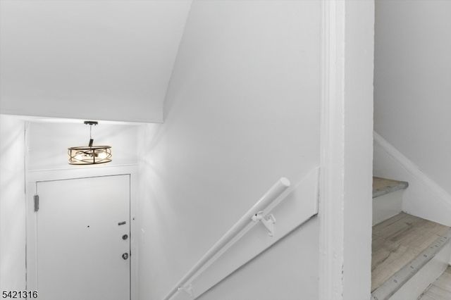 25 Waldo Ave 3, Bloomfield Twp., NJ 07003