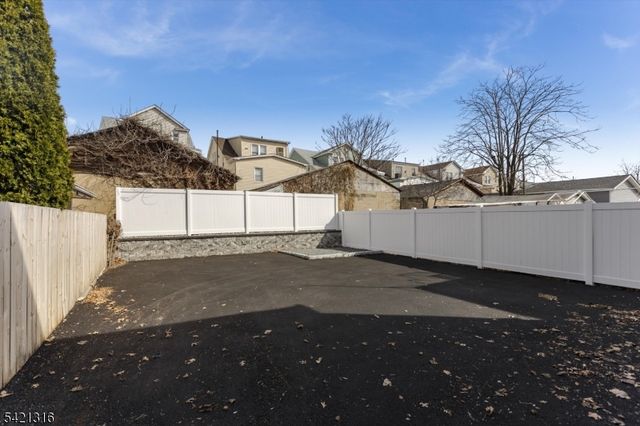 25 Waldo Ave 3, Bloomfield Twp., NJ 07003