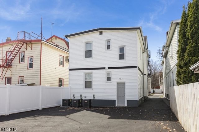 25 Waldo Ave 3, Bloomfield Twp., NJ 07003