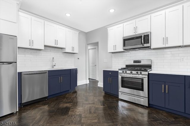 25 Waldo Ave 3, Bloomfield Twp., NJ 07003