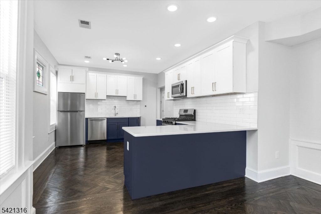 25 Waldo Ave 3, Bloomfield Twp., NJ 07003