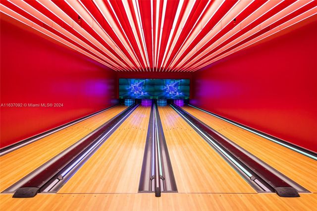 17901 Collins Ph4705, Sunny Isles Beach, FL 33160