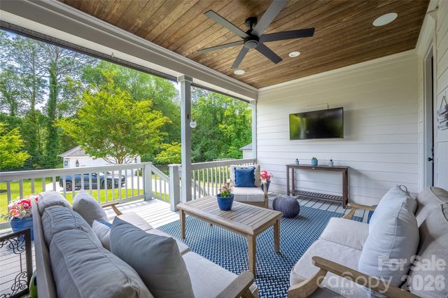 5422 Closeburn Road, Charlotte, NC 28210