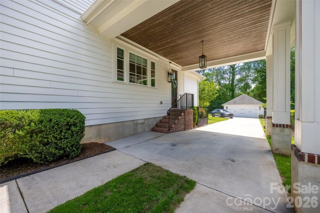 5422 Closeburn Road, Charlotte, NC 28210
