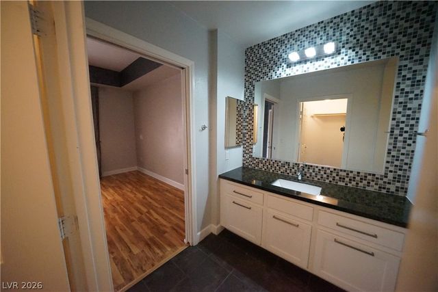 75 East Agate Avenue 301, Las Vegas, NV 89123