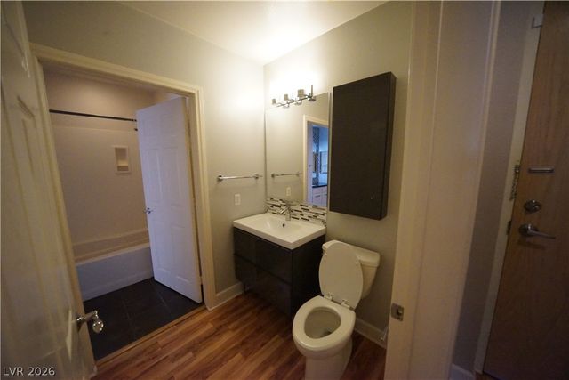 75 East Agate Avenue 301, Las Vegas, NV 89123