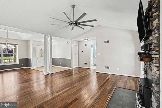 280 AMANDA, Littlestown, PA 17340