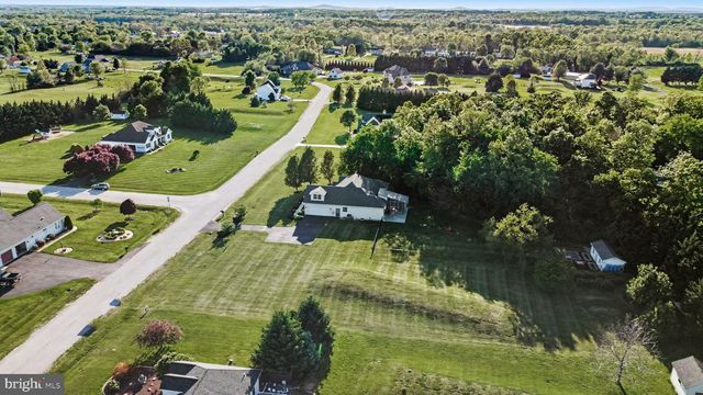 280 AMANDA, Littlestown, PA 17340