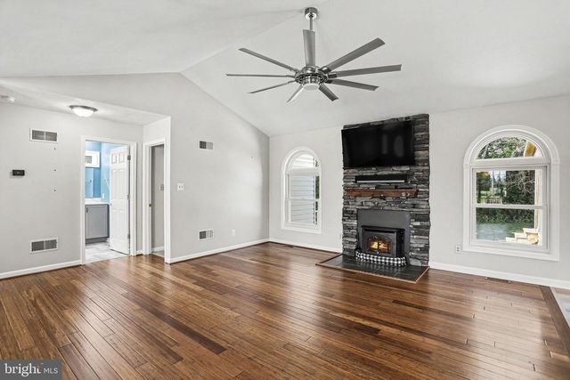 280 AMANDA, Littlestown, PA 17340