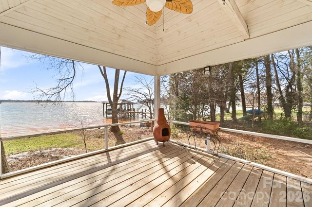 132 Clearwater Lane, Mooresville, NC 28117