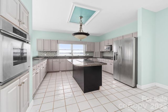 132 Clearwater Lane, Mooresville, NC 28117