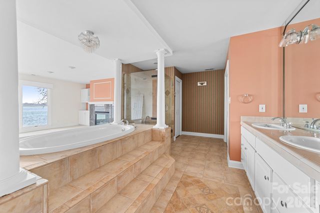 132 Clearwater Lane, Mooresville, NC 28117