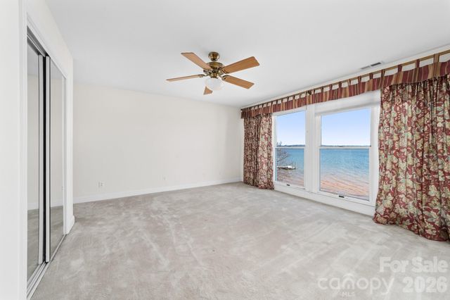 132 Clearwater Lane, Mooresville, NC 28117