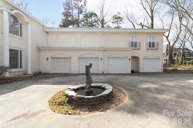 132 Clearwater Lane, Mooresville, NC 28117