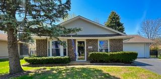 846 Springfield Drive, Roselle, IL 60172