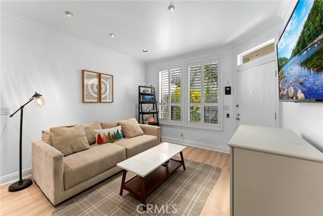 1340 Glenwood Road 28, Glendale, CA 91201