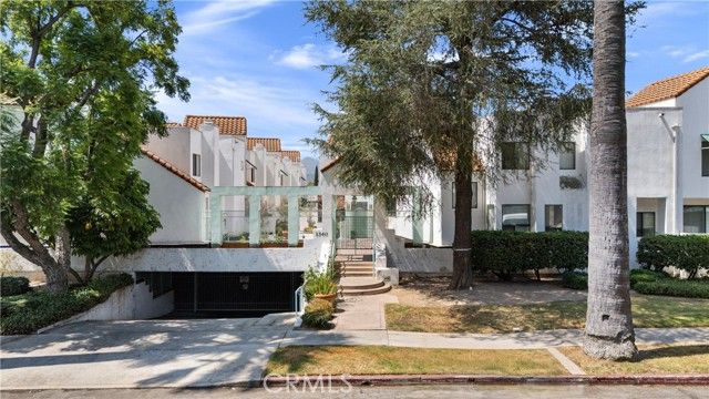 1340 Glenwood Road 28, Glendale, CA 91201