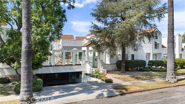 1340 Glenwood Road 28, Glendale, CA 91201