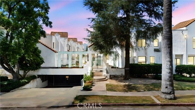 1340 Glenwood Road 28, Glendale, CA 91201