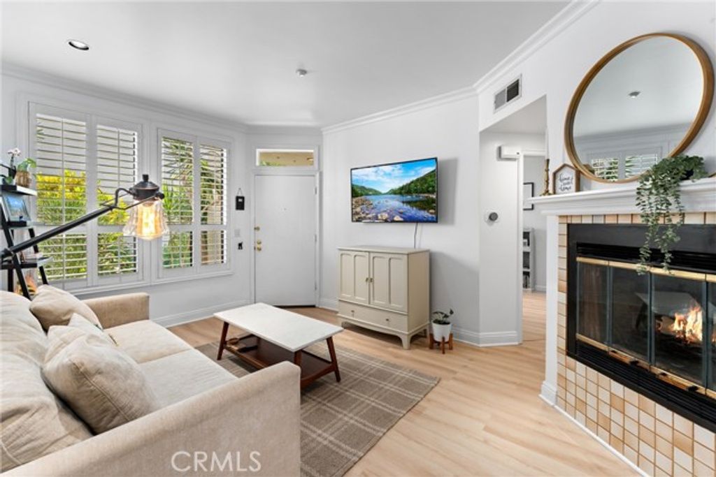 1340 Glenwood Road 28, Glendale, CA 91201