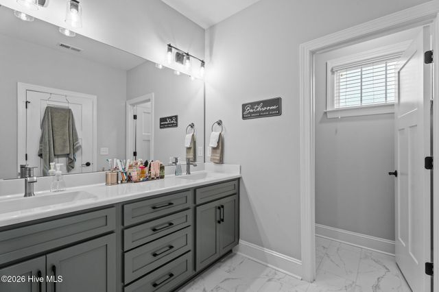 33 Davidson Street, Clayton, NC 27527