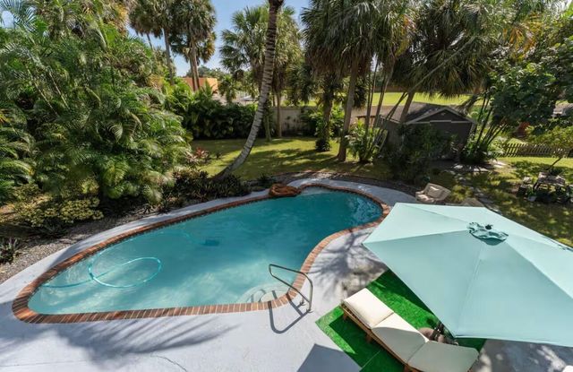 1256 Palmetto Road, Haverhill, FL 33417
