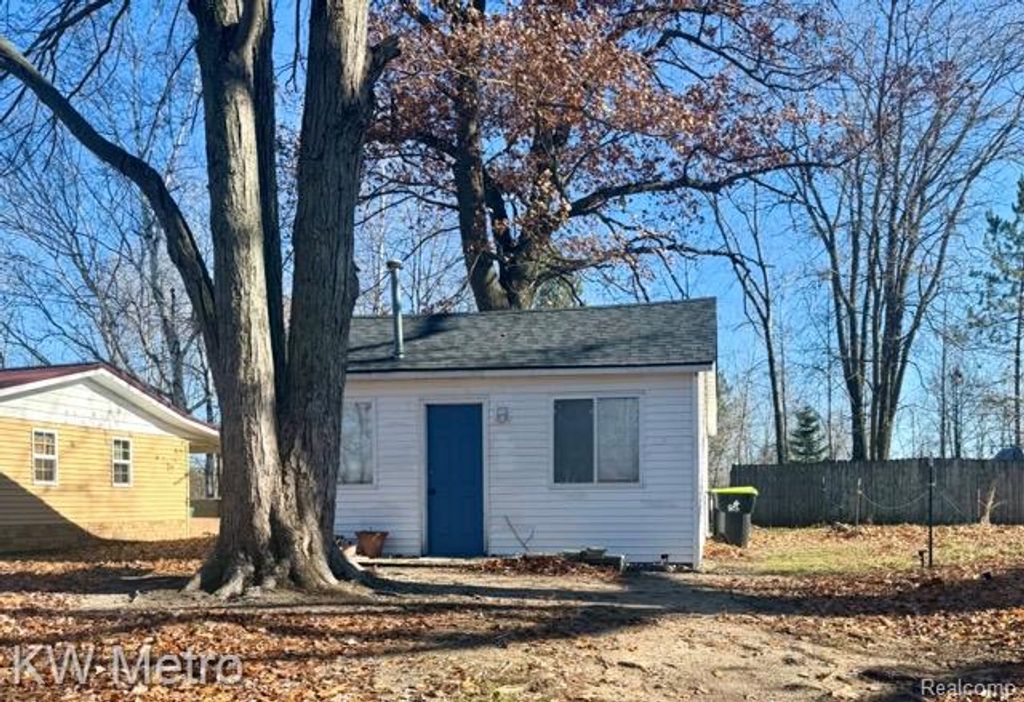 2346 Jimary Lane, Gladwin, MI 48624