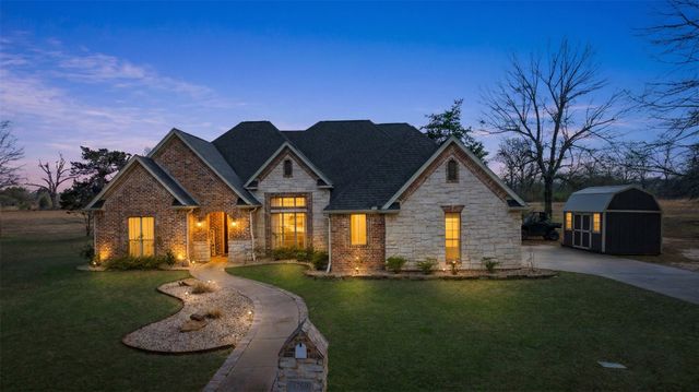 3760 Woodland Lane, Paris, TX 75462