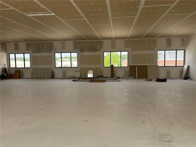 860 Haines Drive, Liberty, MO 64068