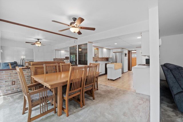972 Valentine ROAD, Oconomowoc, WI 53066