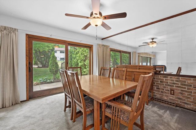 972 Valentine ROAD, Oconomowoc, WI 53066