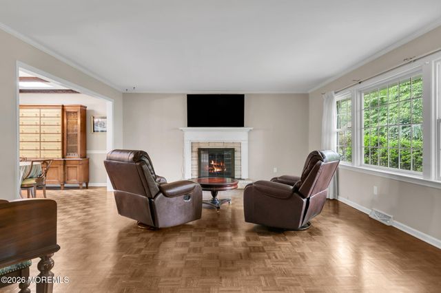 121 Townsend Drive, Middletown, NJ 07748