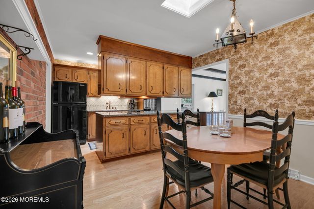 121 Townsend Drive, Middletown, NJ 07748