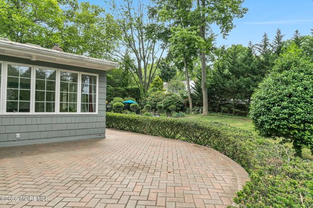 121 Townsend Drive, Middletown, NJ 07748