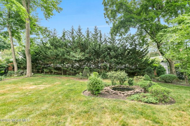 121 Townsend Drive, Middletown, NJ 07748