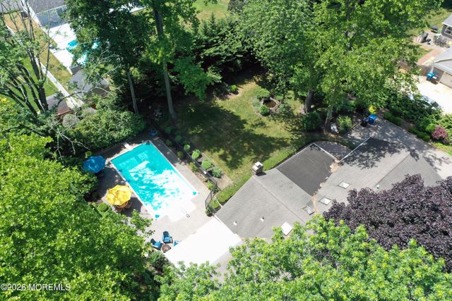121 Townsend Drive, Middletown, NJ 07748