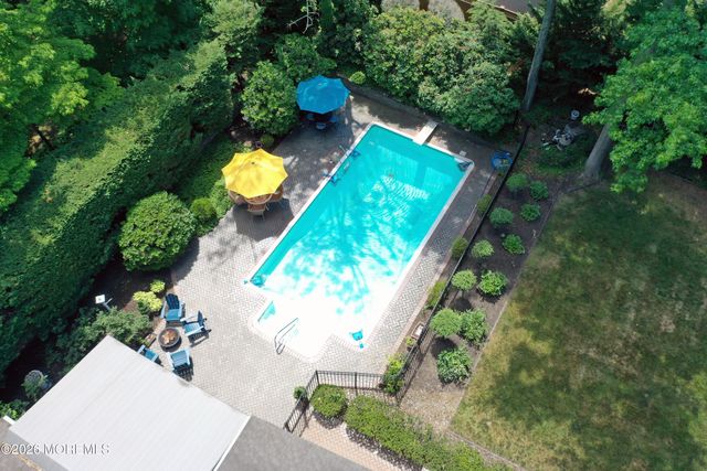 121 Townsend Drive, Middletown, NJ 07748