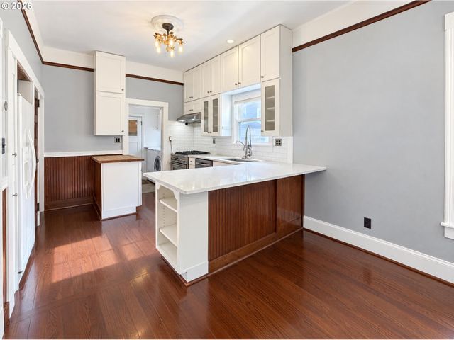 3110 Se 18TH Ave, Portland, OR 97202