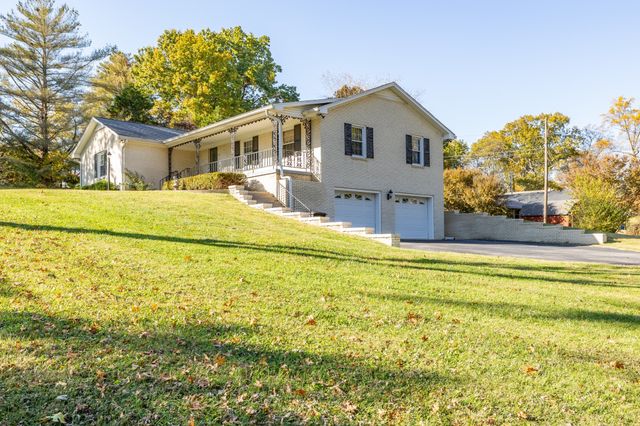 221 Jackson Heights Rd, Columbia, TN 38401