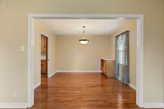 221 Jackson Heights Rd, Columbia, TN 38401