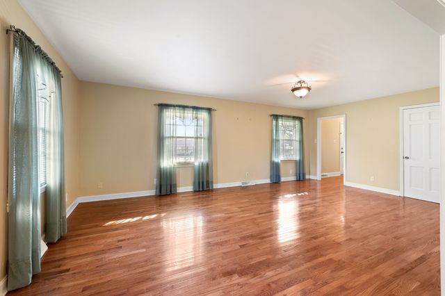 221 Jackson Heights Rd, Columbia, TN 38401