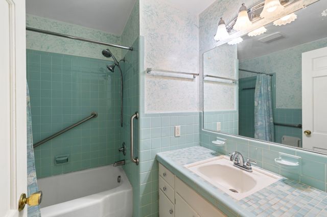 221 Jackson Heights Rd, Columbia, TN 38401