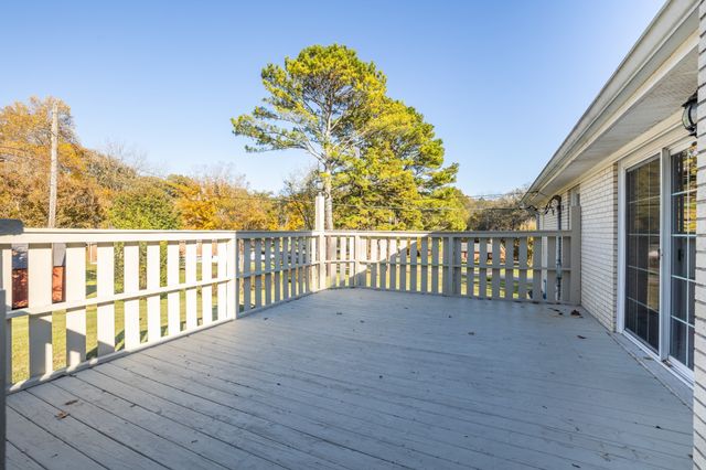 221 Jackson Heights Rd, Columbia, TN 38401