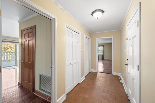 221 Jackson Heights Rd, Columbia, TN 38401