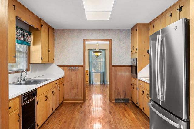 221 Jackson Heights Rd, Columbia, TN 38401