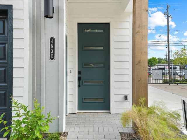 4830 Pinemont Drive, Houston, TX 77091