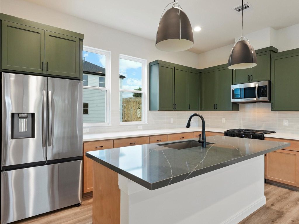 4830 Pinemont Drive, Houston, TX 77091