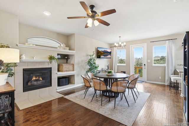 1318 CRESSWELL CV, San Antonio, TX 78258